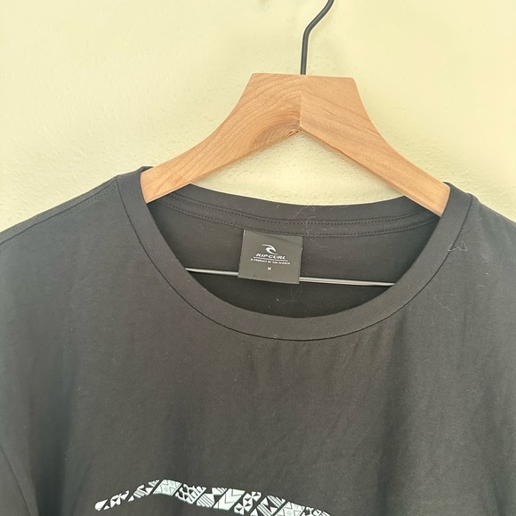 RIP CURL Fiji Islands Black T-Shirt - Picture 2 of 6